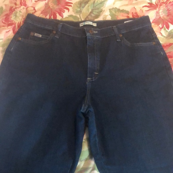 LEE Denim Size 14 Short Relaxed Straight Leg Classic 5-pocket Jeans
$78 NEW - Picture 2 of 16